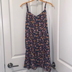 OLD NAVY SEXY FLORAL RUFFLE HEM DRESS SIZE MEDIUM💐🩷💐